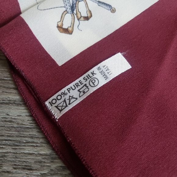 CELINE - Scarf - Picture 12 of 15